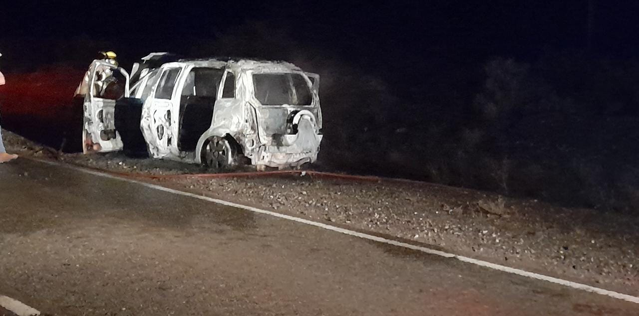 Un vehículo se prendió fuego mientras circulaba con destino a Godoy