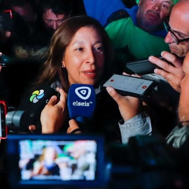 Arabela Carreras: «Es una especulación (…) El camino es el dialogo y hay que esperar que ese dialogo sea fructífero»
