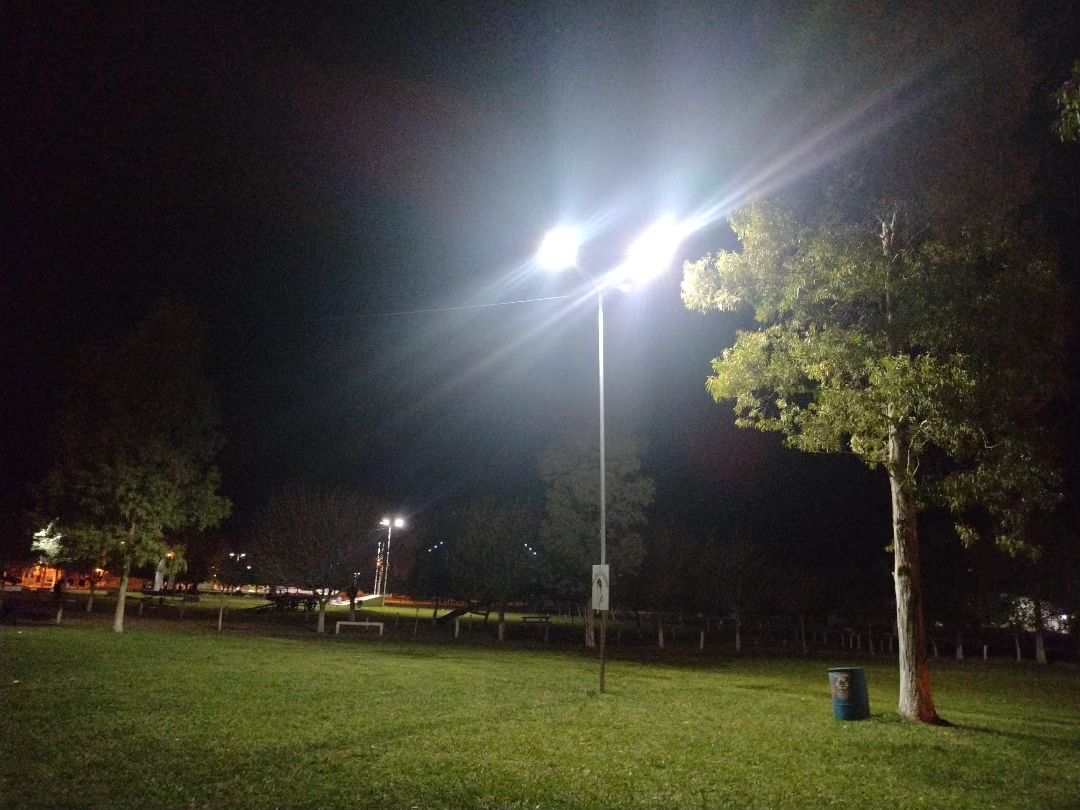 Nueva iluminación en la Plaza de la Mujer de Godoy