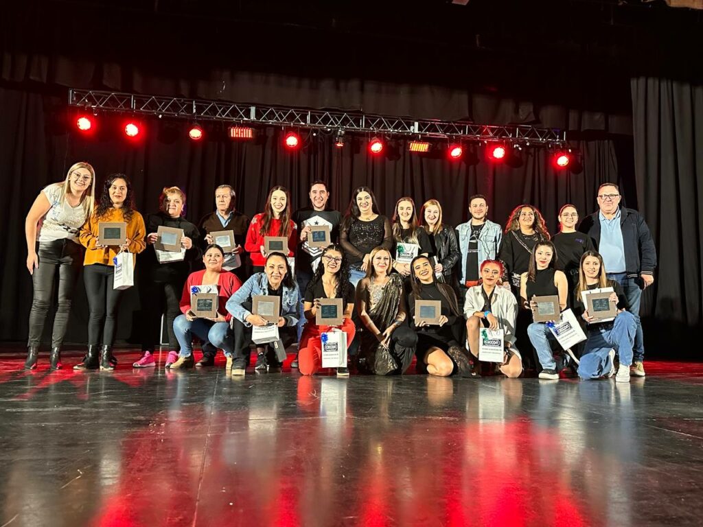Regina: Más de 20 Academias participaron del Festival por el Día Internacional de la Danza