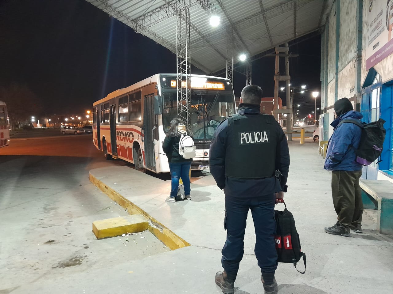 Los servicios interprovinciales de colectivos funcionan con normalidad