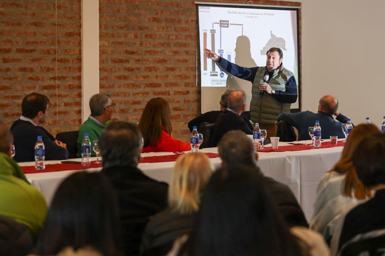 Juntos debatió su estrategia electoral para las PASO y definió a sus candidatos