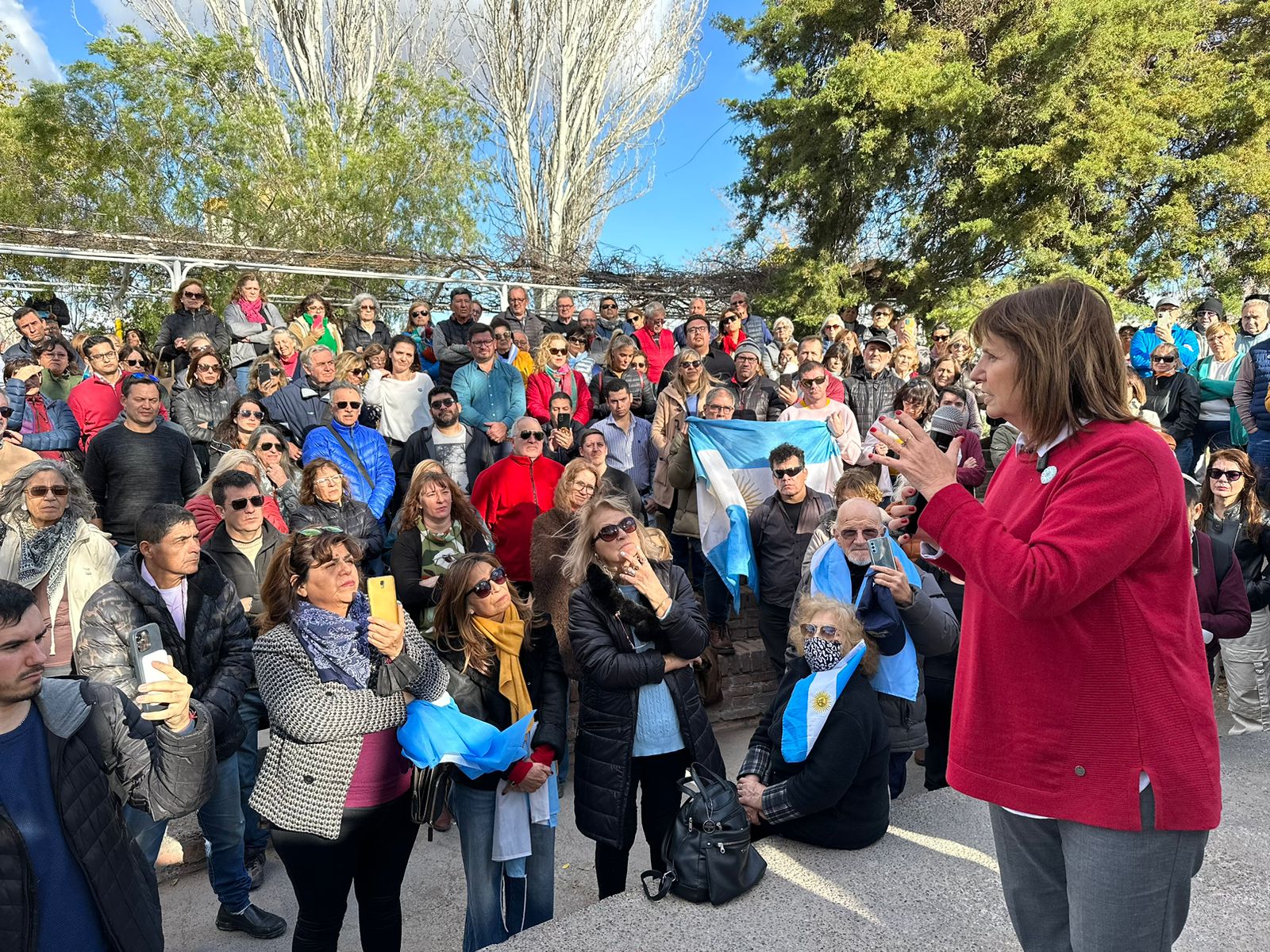 En Cipolletti, Patricia Bullrich se comprometió a “ir a fondo para cambiar la Argentina”