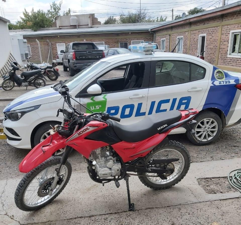 Recuperan en Regina una moto que había sido robada en Chichinales
