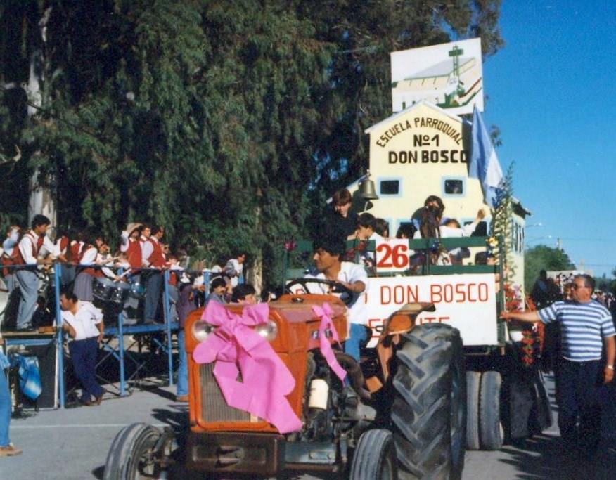 Vuelven las carrozas para el centenario de Regina