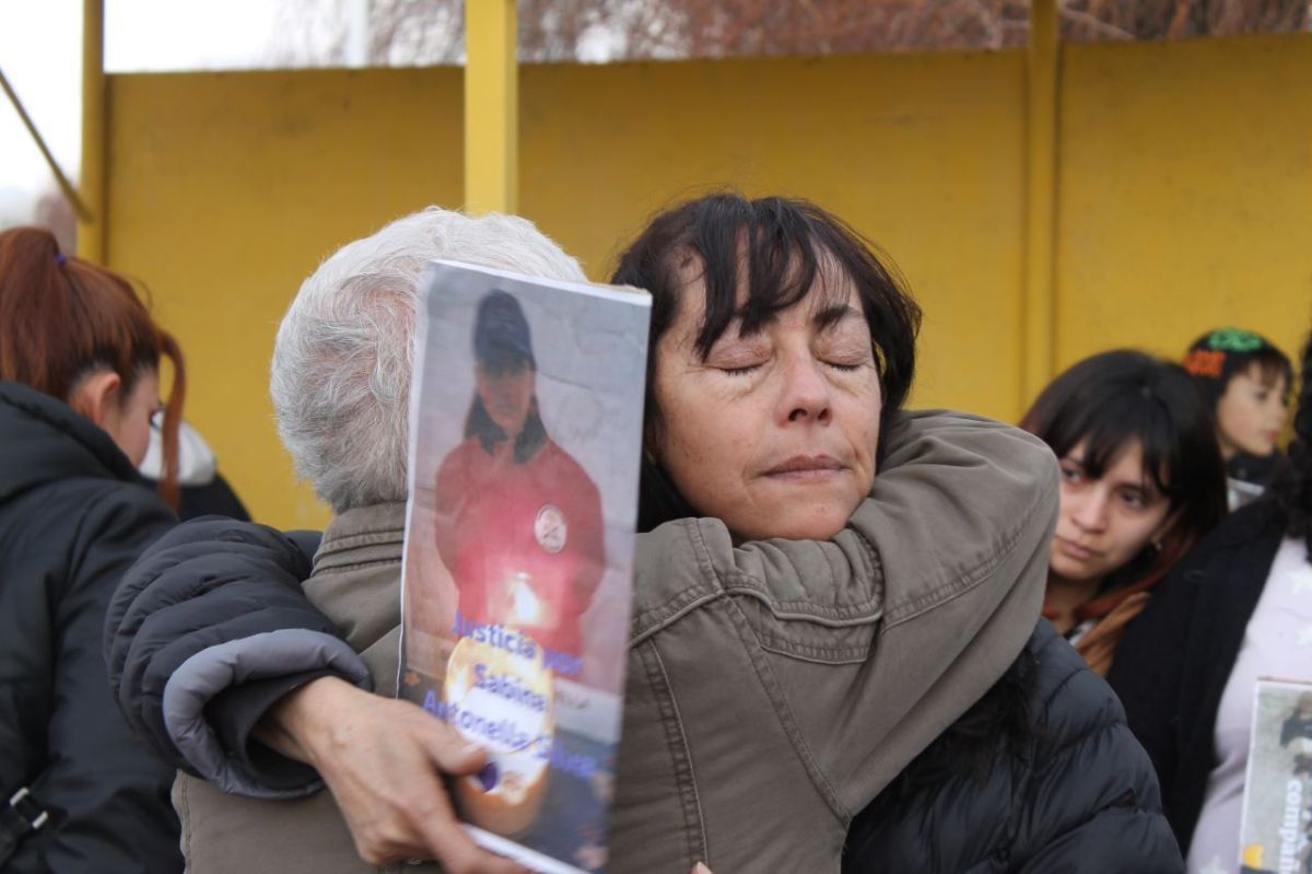 “Desde que velé a mi hija, me aguanto todo”: el crudo relato de la mamá de Sabina