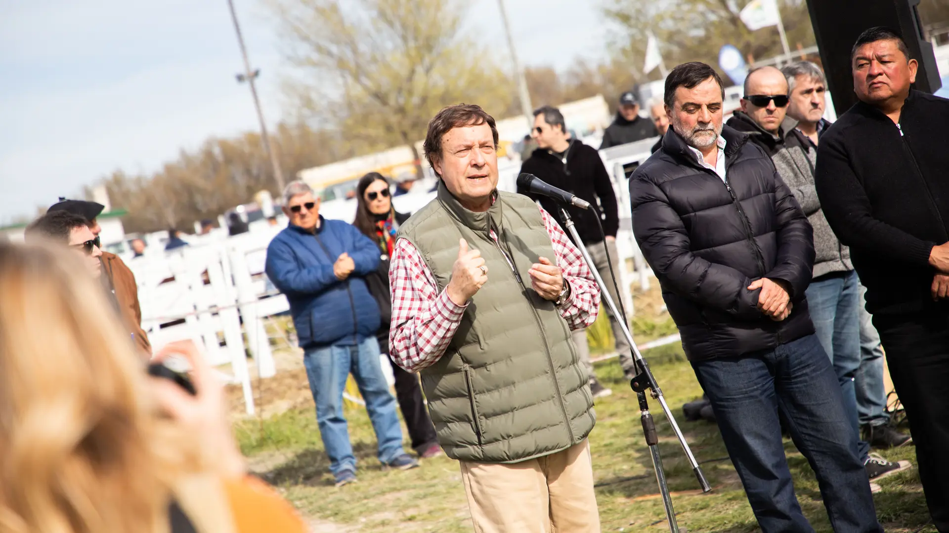 Para combatir el abigeato, Weretilneck anunció la entrega de camionetas para las brigadas rurales