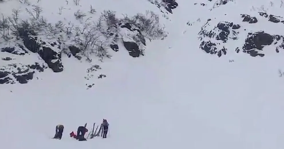 Desesperado pedido de ayuda de la tercera víctima atrapada en la nieve en medio de la noche