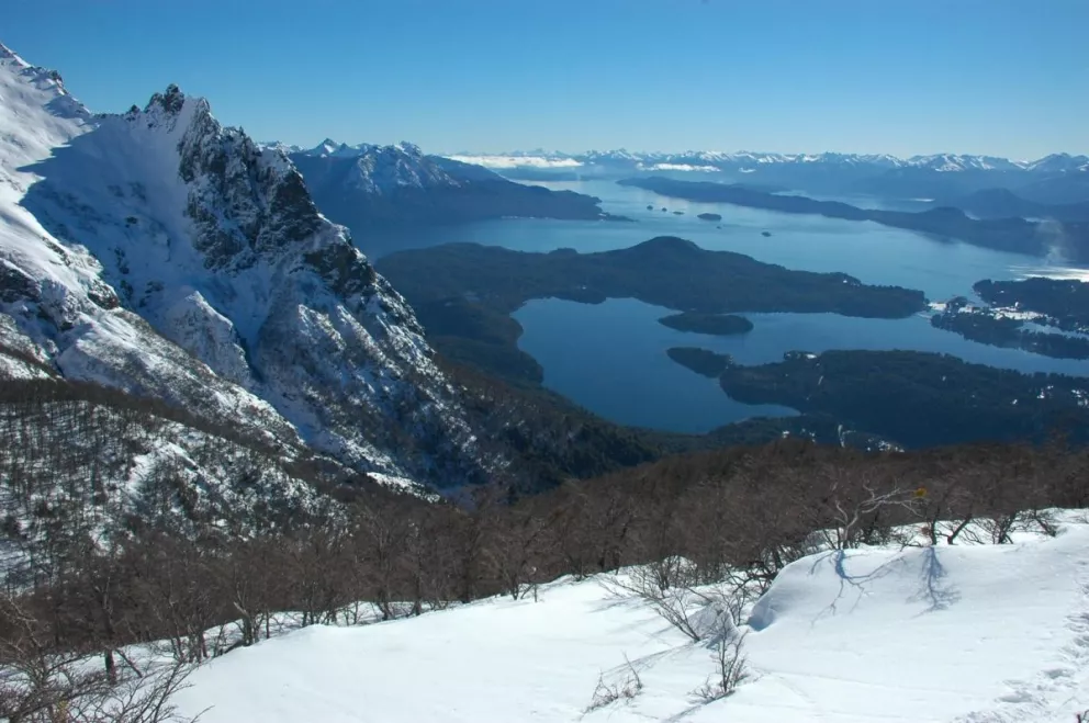 ÚLTIMO MOMENTO: Avalancha atrapó a montañistas en el cerro López y trabajan para rescatarlos