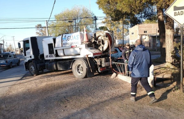 Se pide a los vecinos de Huergo extremar el uso del agua por tareas que realiza ARSA