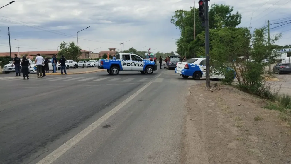 Fatalidad en la Ruta 22: un ciclista murió tras ser embestido por una camioneta