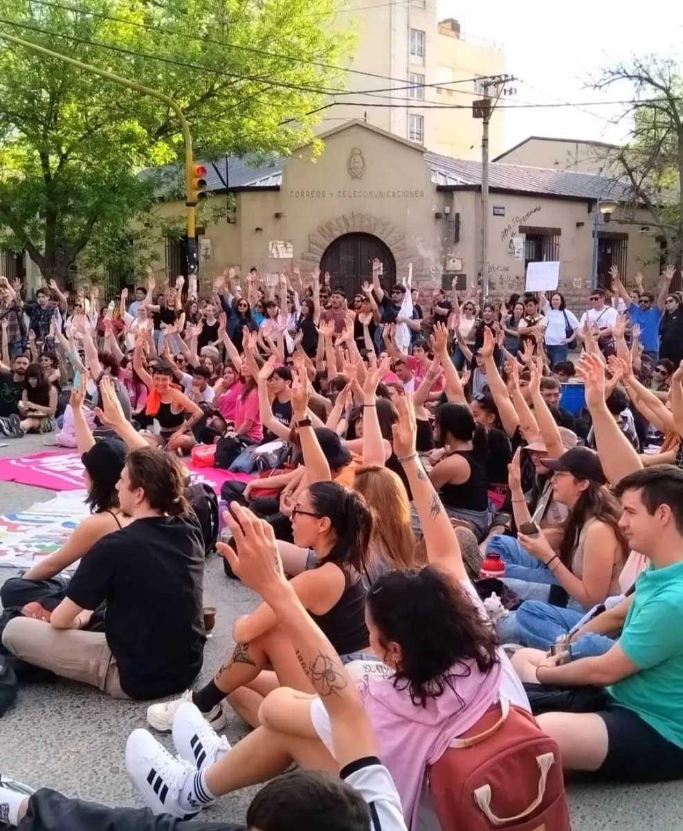 La Fadecs declaró personas no gratas a los diputados de la región que votaron a favor del veto a la ley de financiamiento universitario